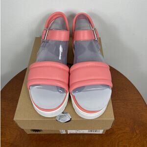 New UGG Zayne Ankle Strap Sandals in Pink Leather Women's Size 7